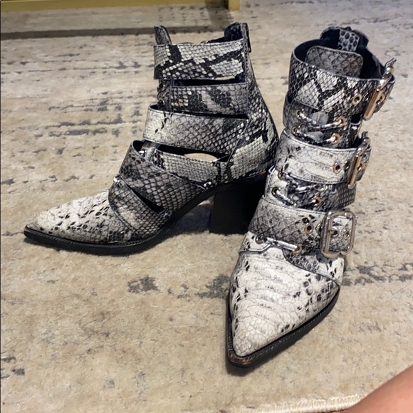 Jeffery Campbell snakeskin booties - Picture 3 of 6